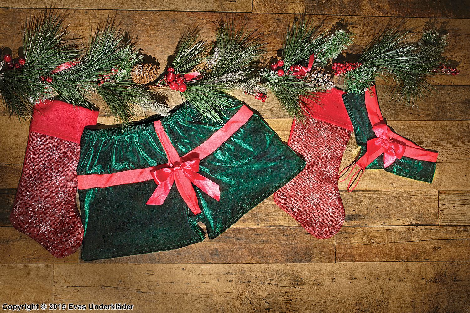 Christmas theme, crotchless panties, velvet, bow, plus size